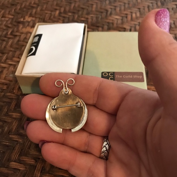 Ladybug Brooch - Picture 3 of 4